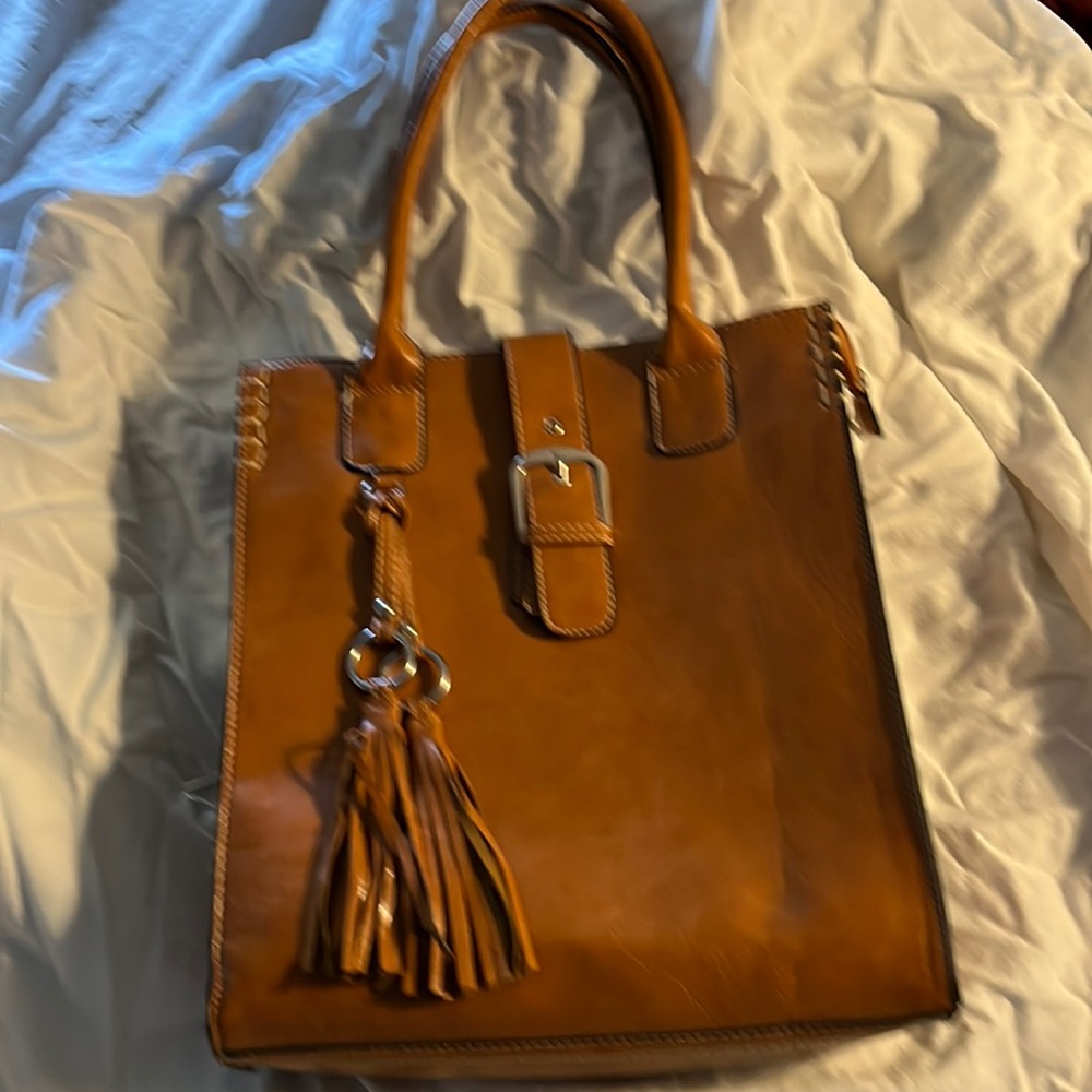 Leather tote, unknown brand